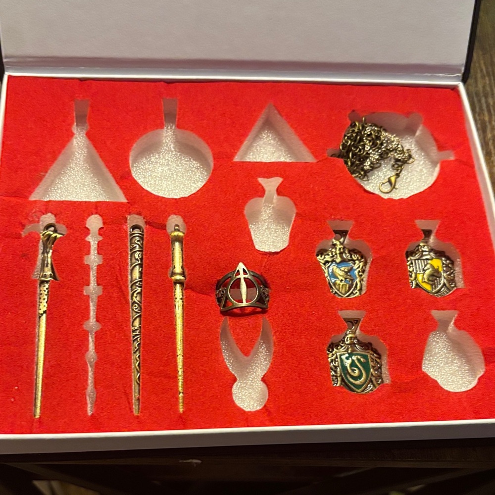 Incomplete Harry Potter Jewelry Box